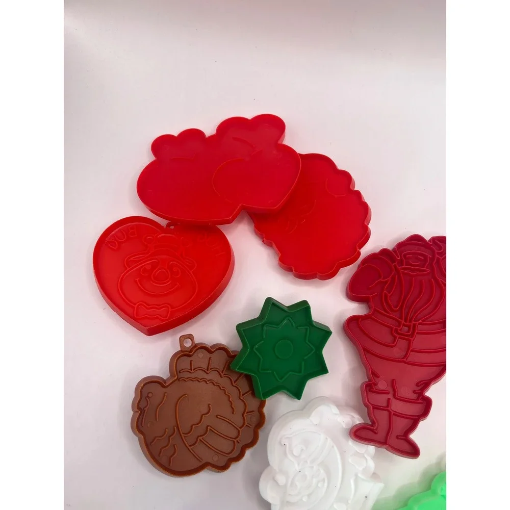 Vintage Hallmark Cookie Cutters Lot Holiday Christmas Easter Thanksgiving 15pc